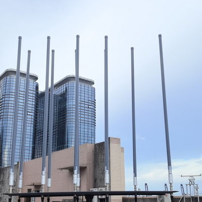 Sistema de bloqueo de UAV / anti-drones de alta potencia con un rango de bloqueo de radio de 500 m a 2 km y hasta un 95% de humedad, resistente al agua IP65 para la instalación de equipos estacionarios